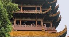 武汉魅力尽显：黄鹤楼赏景、东湖漫步与江汉路逛街好去处